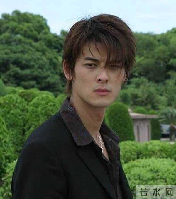 郭品超女友：郭品超“爷孙恋”定下来了，与小19岁马泽涵年后结婚，汪东城伴郎