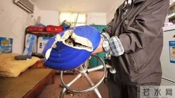 升降椅爆炸:你坐的那张椅子,随时可能爆炸!有人被炸飞!赶紧自查