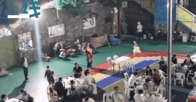 幼儿园开不出工资转行卖烧烤