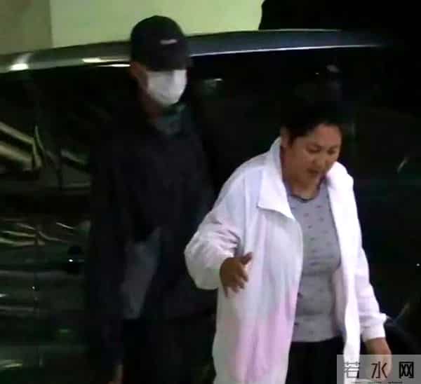 高校老师称谈恋爱要有唯一性