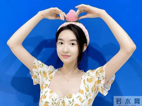 杨玏女朋友：绯闻男友有郑锐彬、胡波、肖战、徐正溪，杨玏的女友王玉雯不简单