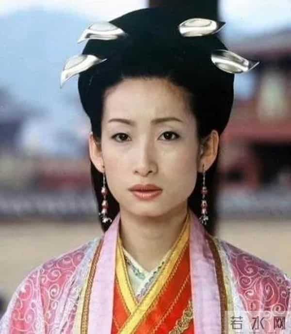 柳岩整形前后对比