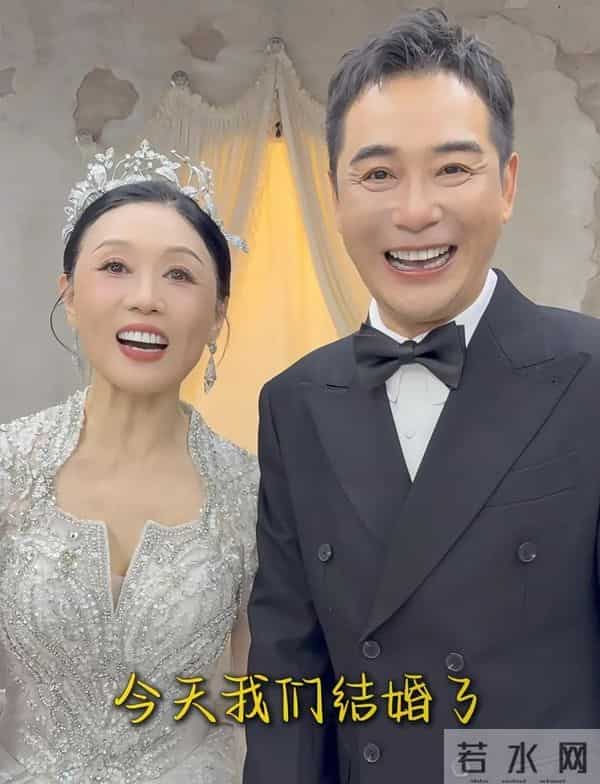 凤冠霞帔婚纱照