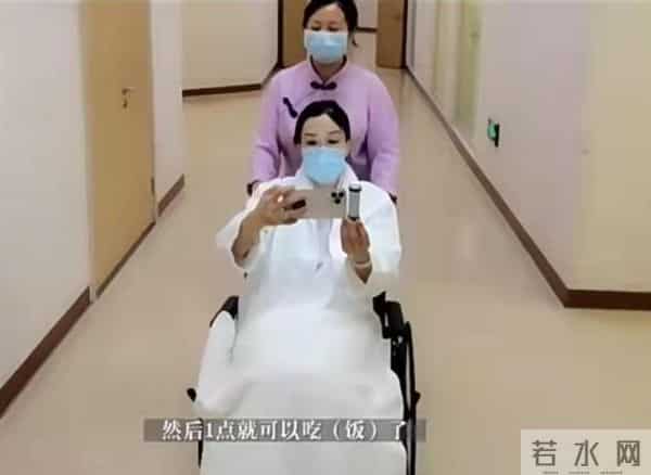 钟丽缇怀孕：52岁钟丽缇去医院被疑怀四胎！坐轮椅脸苍白，当场下跪对老公表白