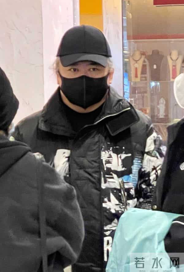 陈坤春晚：央视春晚首次大联排！刘欢满头白发，刘涛提万元包，陈坤穿拖鞋