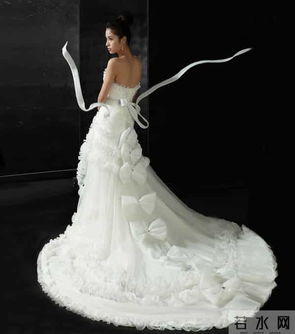 胸小怎么穿婚纱