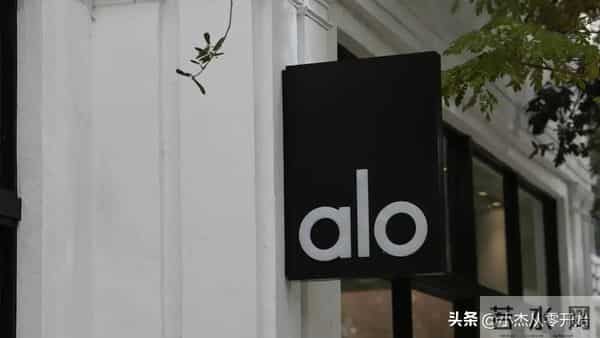 tb衣服什么档次的品牌