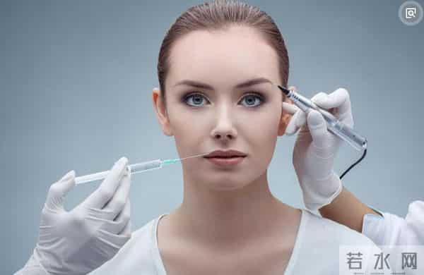 柳岩没整容前的照片