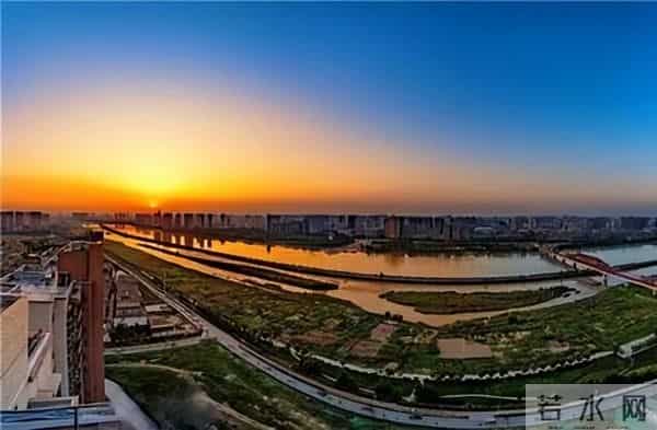 芙蓉姐照片：18年前，曾火爆全网的初代网红“芙蓉姐姐”，如今怎么样了？