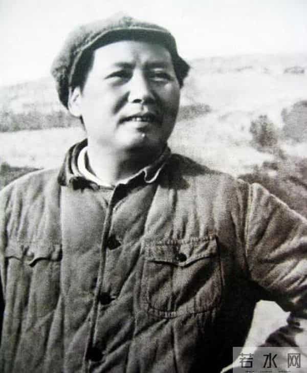 毛居:1948年毛主席在五台山抽中了上上签,却对老僧摇头:感谢您的好意