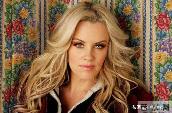 恋足片:1万美金舔脚半小时?导演昆汀被曝恋足癖,影片多次出现脚的场景