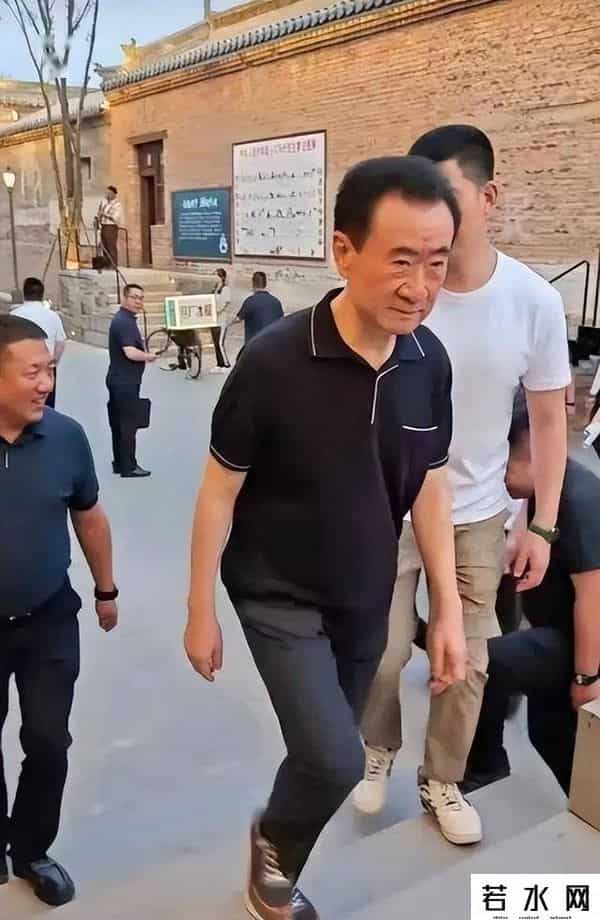 71岁王健林“限高”已取消 近照骨瘦如柴，在日本的思聪传来坏消息
