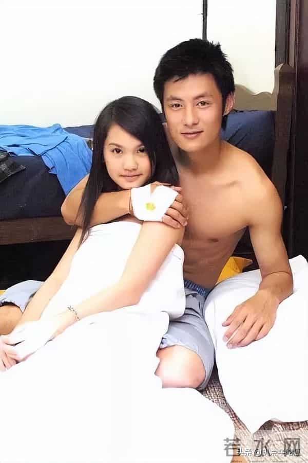 月事妹是谁:何超莲否认婚变 - “豪门赘婿”不好当,感情混杂利益,狗血一地?