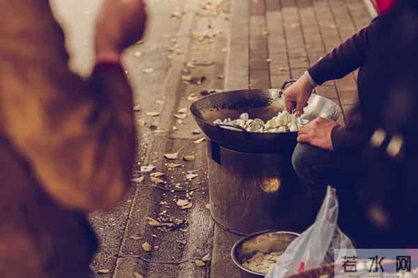 为了卖掉房子 她做了半年中介