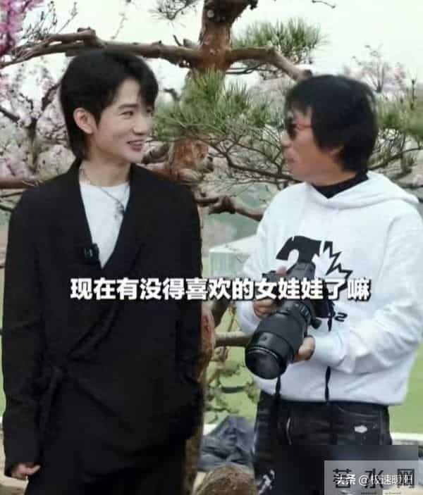 罗昊年龄：_蛋糕大王_罗红迎58岁生日，小女儿妞妞颜值惊艳，长子罗昊缺席