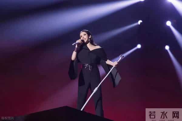 蔡依伦：蔡依林VS萧亚轩：华语乐坛巅峰期“顶流之争”，谁更耀眼？