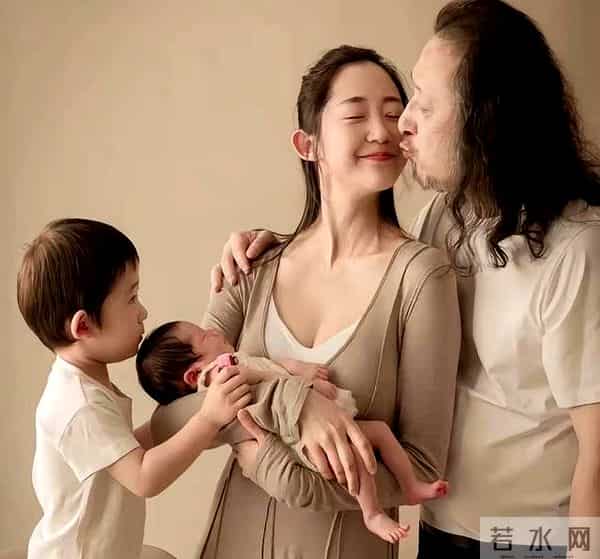 三宝千惠迎宾照