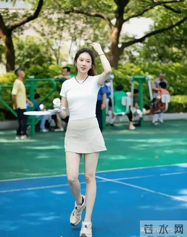 王小羽：王小羽