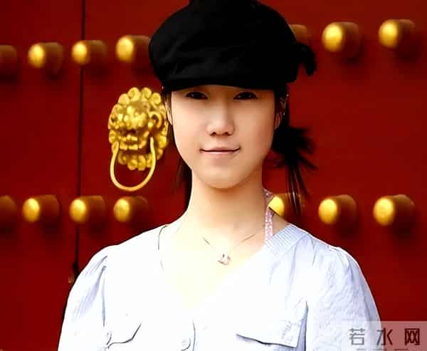 张小雨人体：最红“裸模”张筱雨，一年拍21套人体写真，如今40岁却仍未婚