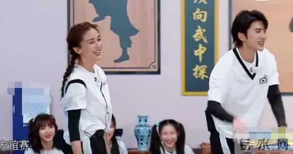 蔡徐坤和baby亲吻