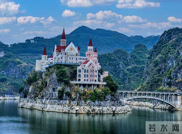 黔西南景点:探访阳光黔西南|收藏这份四天三晚打卡全攻略 助你五一玩转黔西南