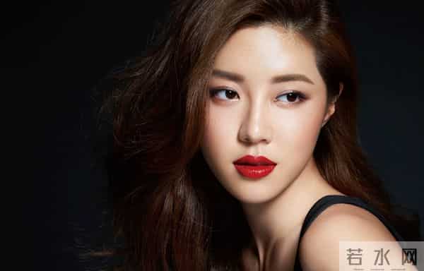 朴寒星吧：太惨！韩美女明星疑被丈夫泄露私密视频，竟遭网暴辱骂至退圈