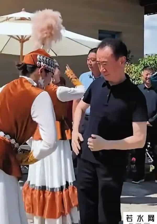 王健林被限制高消费！万达被强制执行4亿，王思聪在外泡妞赌博