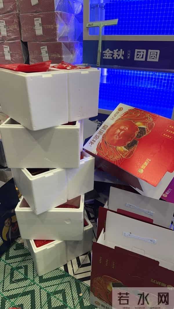 手机壳团购：型号蟹卡“标价”高背后：1—4折可入手，有品牌蟹卡被“黄牛”拒收 - 大闸蟹市场调查·蟹卡乱局②