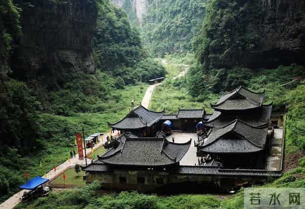 隆鑫花漾的山谷