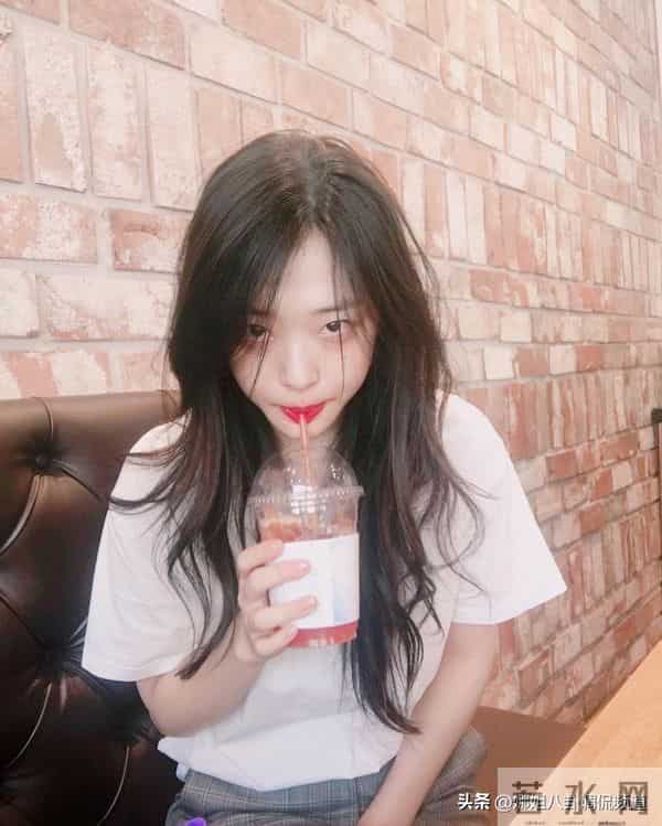 韩素希晒绘画作品被担心精神状态