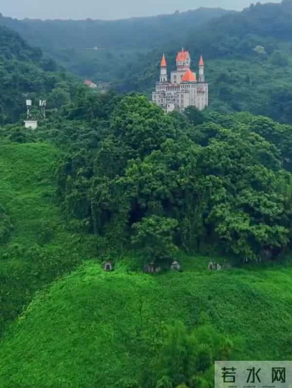 尖刀山：重庆大山中隐藏了一座让人好奇的城堡