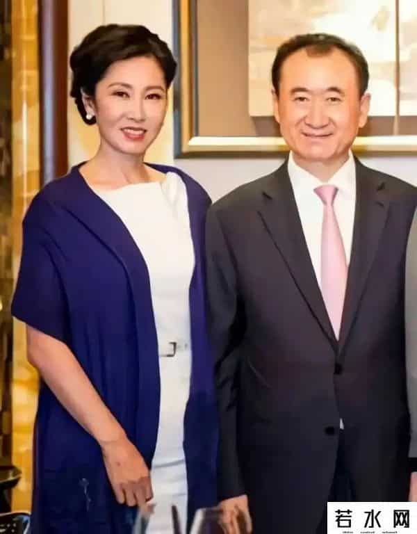 王健林被限制高消费！万达被强制执行4亿，王思聪在外泡妞赌博
