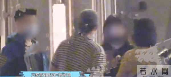 韩东君恋情：韩东君被曝新恋情！与神秘女子穿情侣装举止亲密，聚餐后一起回家