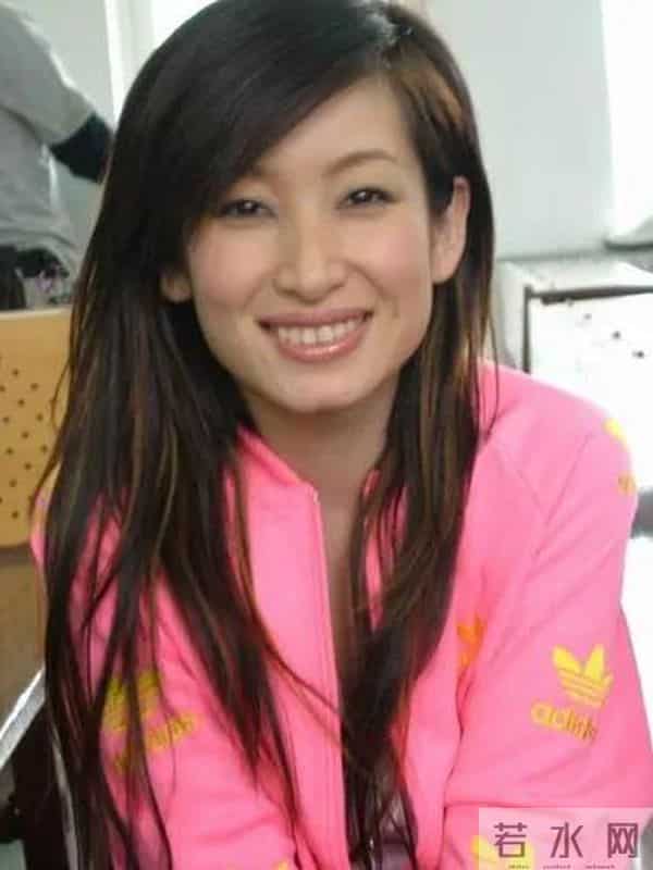 柳岩整形前后对比