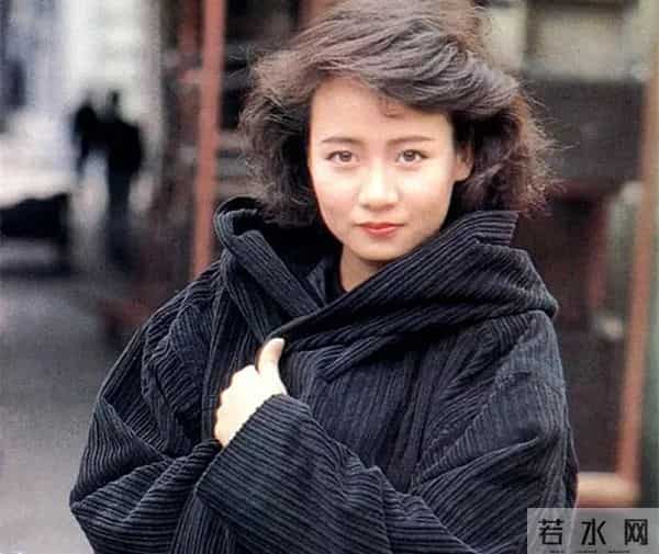 商天娥老公:57岁商天娥受访,称遗憾太迟结婚没能生育,因老公有洁癖放弃领养