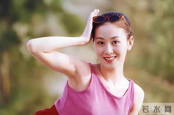 张筱人体:49岁仍单身!因为“全裸写真”遭全网唾骂,如今她活成了这样!