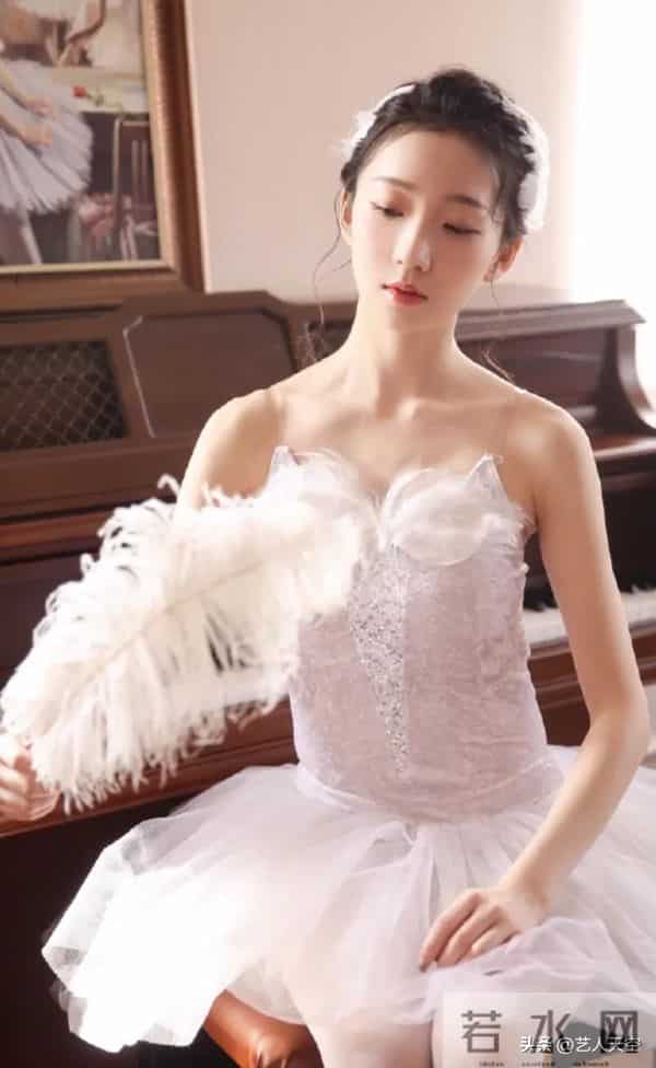 谭晓凡：谭晓凡——气质女神