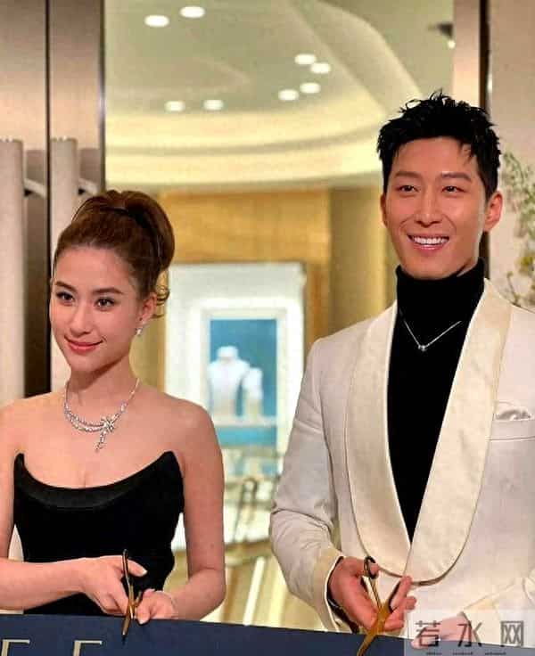 窦骁晒何超莲做的雪花酥