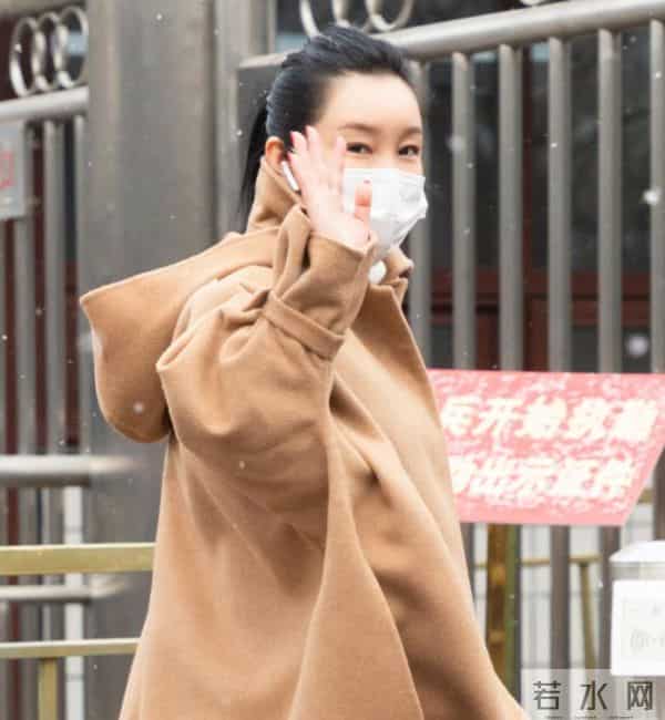 陈坤春晚：央视春晚首次大联排！刘欢满头白发，刘涛提万元包，陈坤穿拖鞋