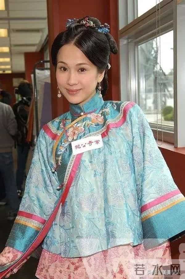 文颂娴车震:45岁文颂娴复出拍戏!曾和老公车内激吻20分钟,如今男方破产