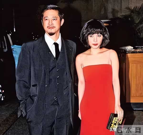 月事妹是谁:何超莲否认婚变 - “豪门赘婿”不好当,感情混杂利益,狗血一地?