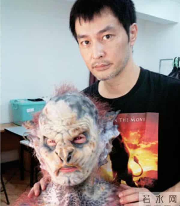 连凯老婆:52岁连凯全家定居内地,经营化妆培训中心,近照胡子拉碴男人味足