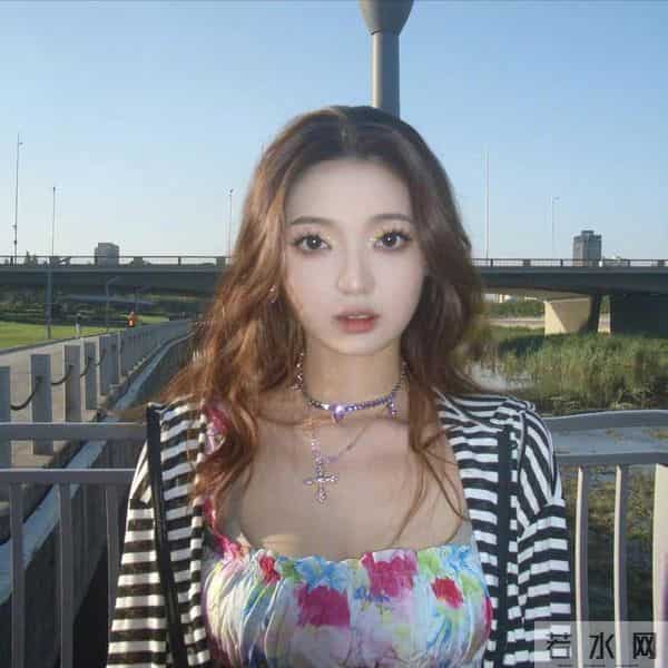 q姓女星：24小时6个瓜，曝杨采钰、陈金飞已离婚，曝魏大勋、秦岚正在热恋