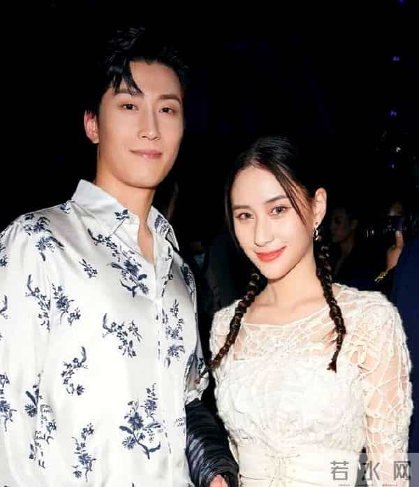 窦骁晒何超莲做的雪花酥