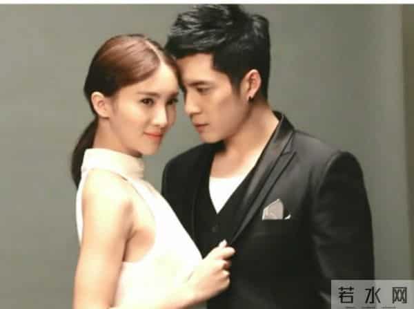 韩东君恋情：韩东君被曝新恋情！与神秘女子穿情侣装举止亲密，聚餐后一起回家