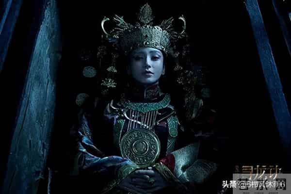 angelababy蓝发挑染造型