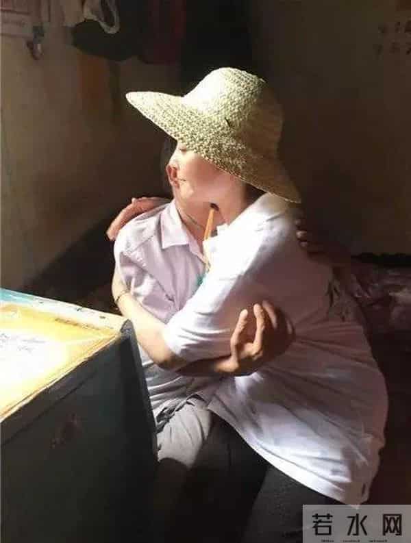 袁立华表奖:两度闪婚、撕遍半个娱乐圈,怼天怼地的袁立被前夫骂“不要脸”?