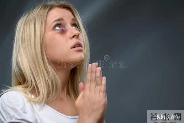 湖南临湘男子拿板凳砸女朋友后续