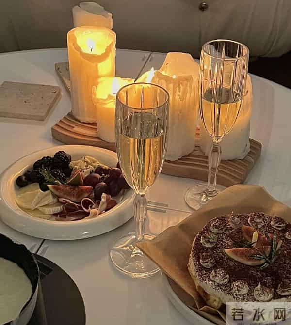 隋雨蒙多大:41岁李光洁晒照庆生,与小12岁娇妻贴面亲密自拍,女方高颜值吸睛