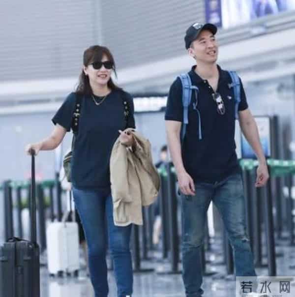 徐静蕾黄立行领证